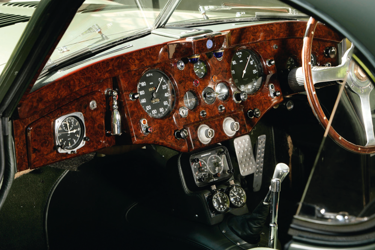 Jaguar XK120: Modified or original?
