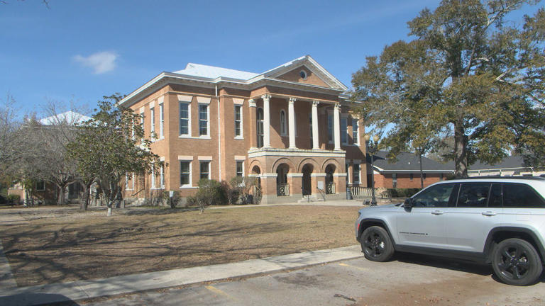 New roof, HVAC system among renovations underway at Perry County Courthouse