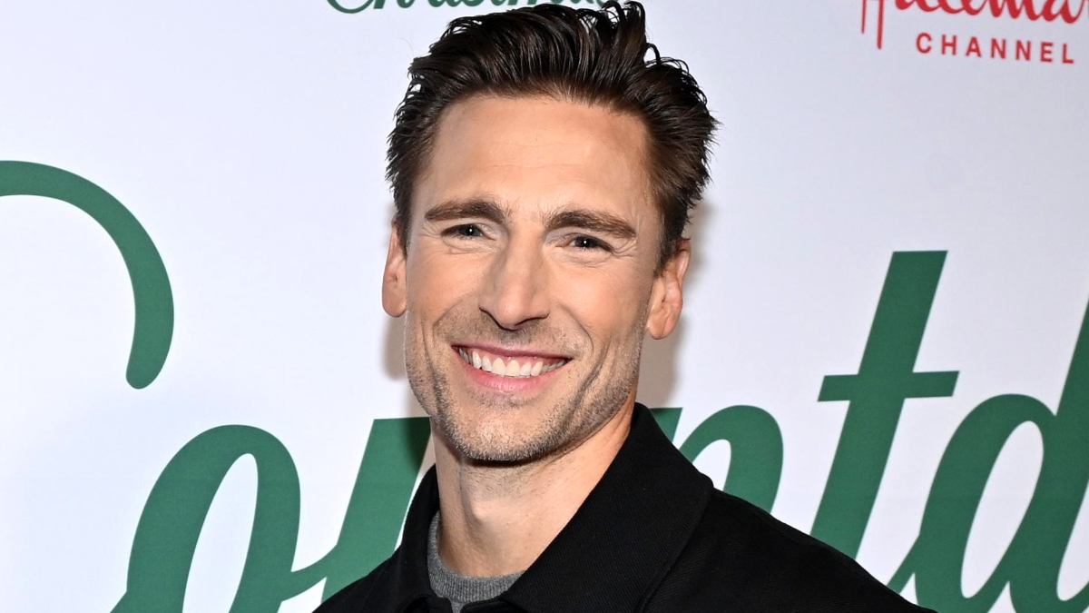 Andrew Walker sets hearts racing in Hallmark's new Kentucky Derby movie