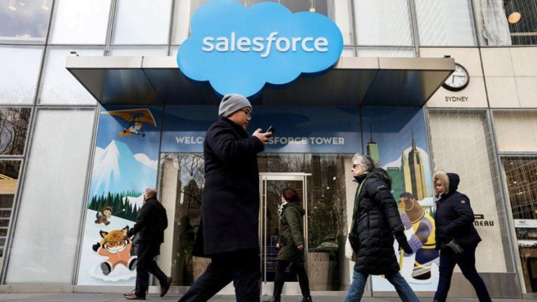 Salesforce trims nearly 1,000 employees across Agentforce and core teams