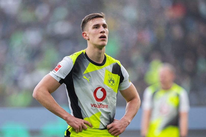 Nico Schlotterbeck of Borussia Dortmund looks on during the Bundesliga match between VfL Wolfsburg and Borussia Dortmund at Volkswagen Arena on February 07, 2026 in Wolfsburg, Germany.