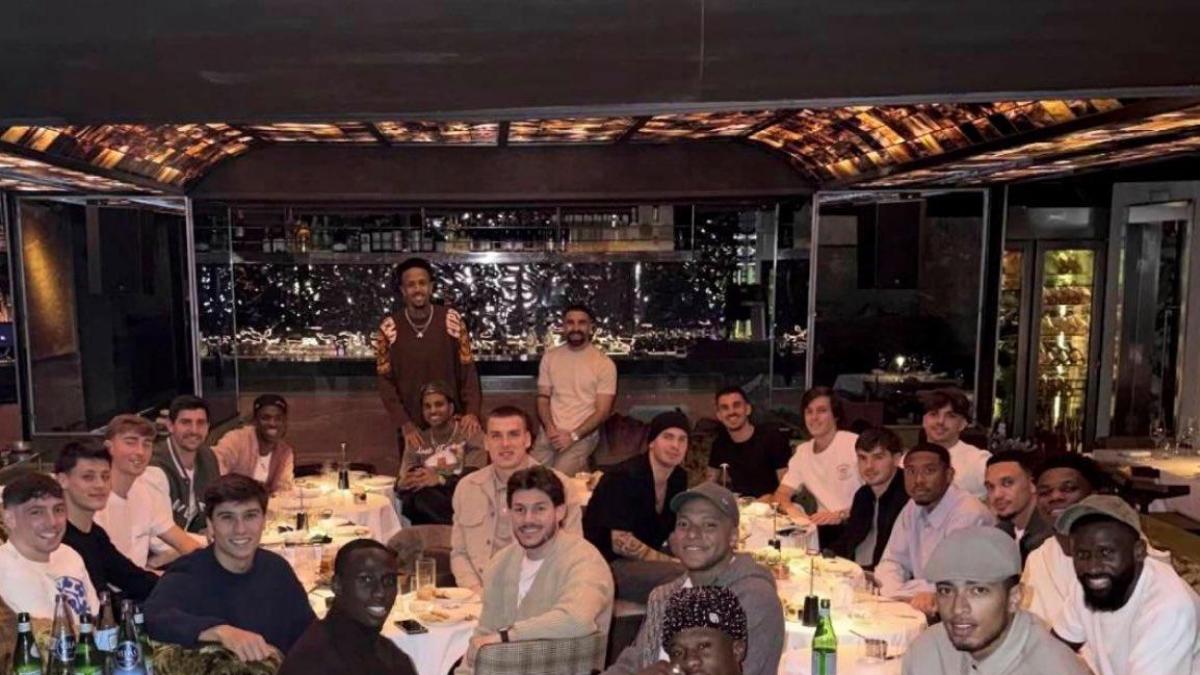 El Real Madrid se conjura en una cena a la que acude toda la plantilla