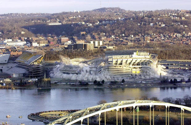 Remembering the implosion of Pittsburgh's Three Rivers Stadium 25 years ago