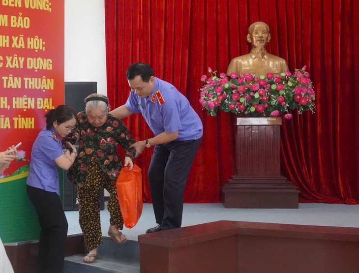 Viện kiểm sát luôn lắng nghe, chia sẻ và bảo vệ quyền lợi chính đáng của người dân