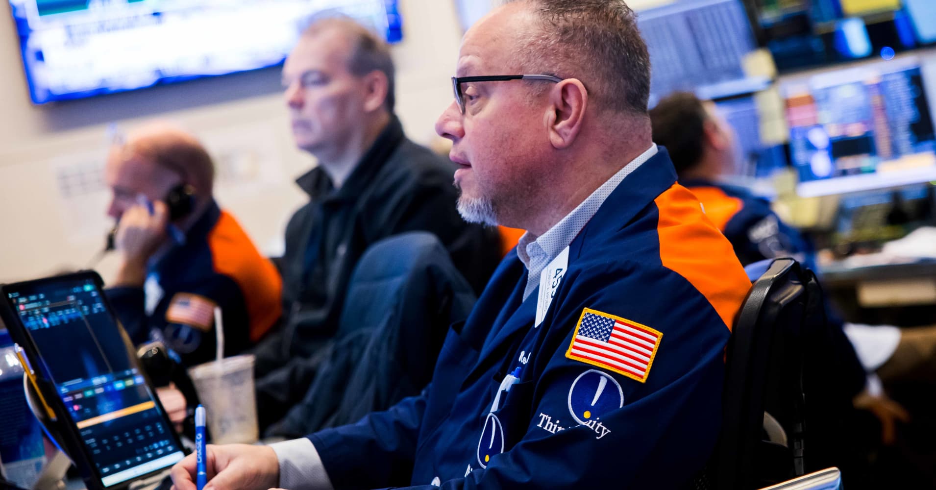 CNBC daily open: Financial firms wobble on AI threats and disappointing ...