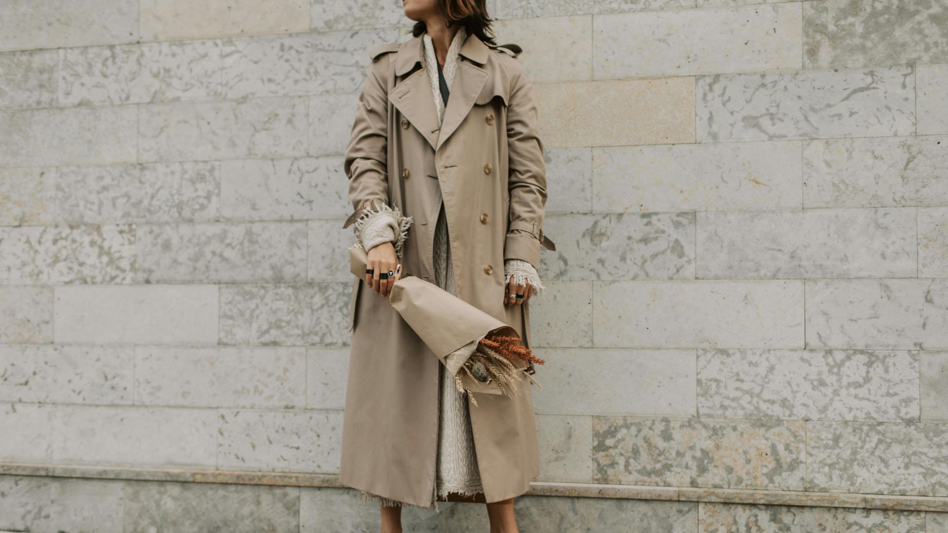 Beige, gris, noir : pourquoi nos garde-robes ont basculé vers la neutralité