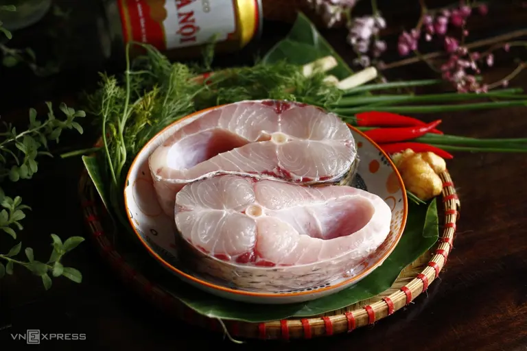 Cá hấp bia có trộn lẫn nhiều gia vị khác, nếu lên nồng độ cồn cũng rất ít. Ảnh: Bùi Thủy