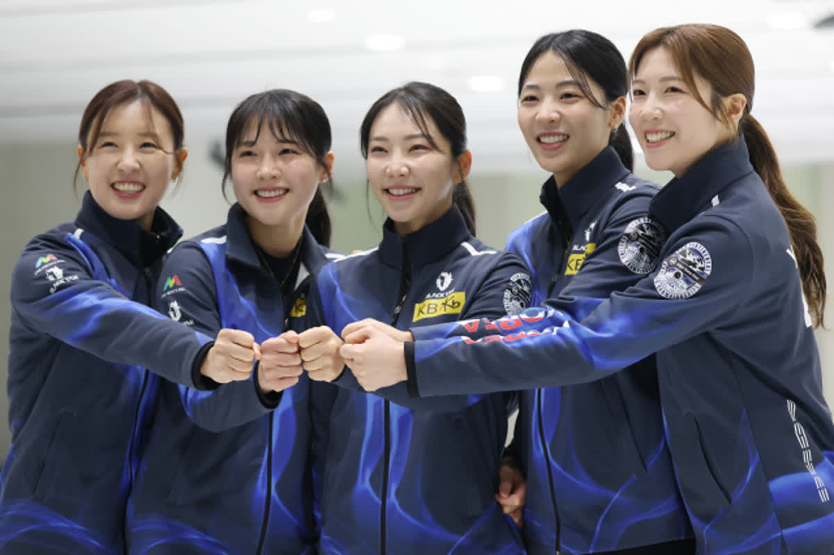 한국 여자 컬링 5G팀 '금빛 엔드' 시동