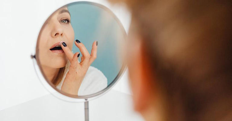 Why some women don't wear much makeup: 8 traits psychologists point to
