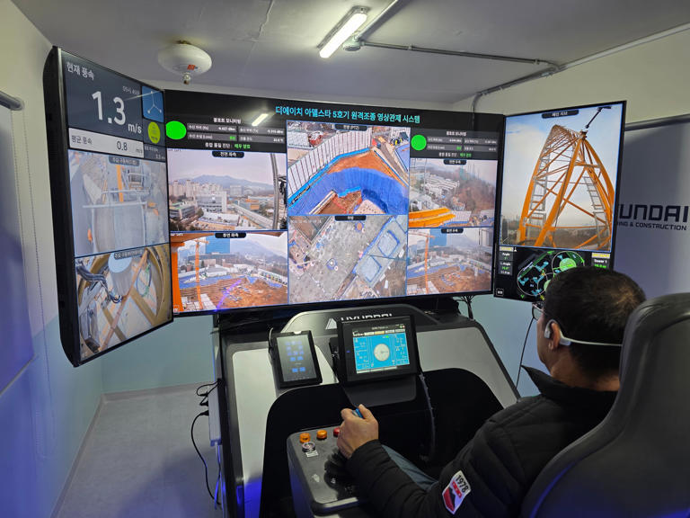 Hyundai Engineering & Construction debuts ground-based crane control