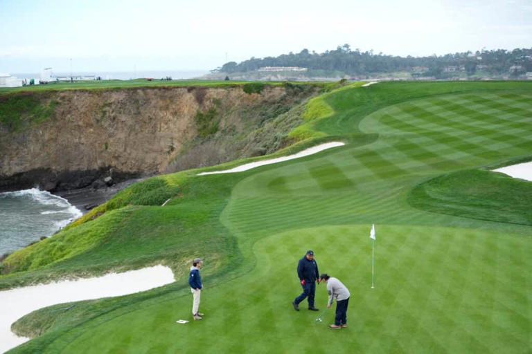 The score that Peter Finch shot over 18 holes at Pebble Beach weeks ...