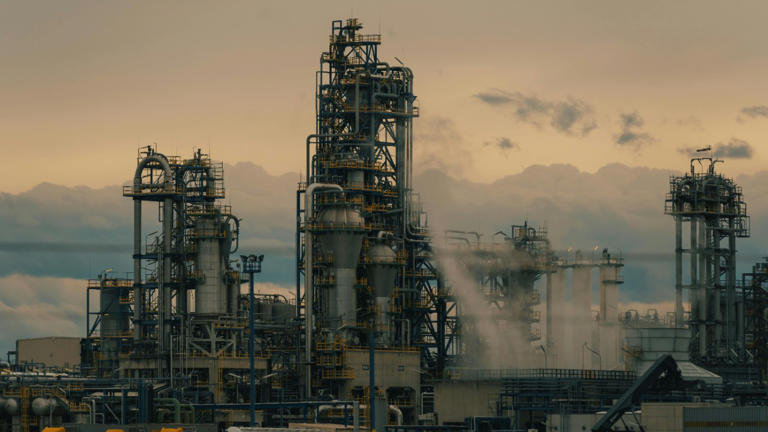 Data centers race to feed the AI boom with a surge in natural gas power