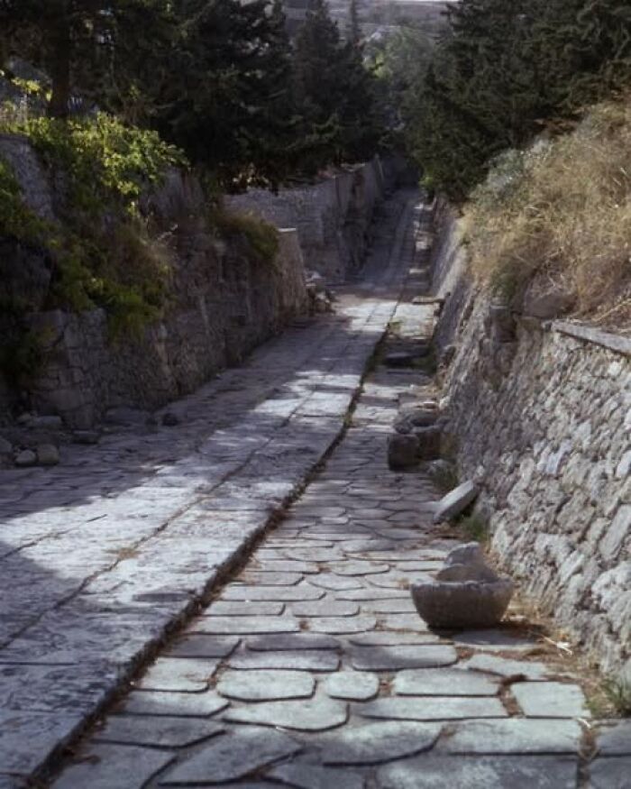 87 Extraordinary Artifacts That Have Surprised People For Centuries And Still Do Today