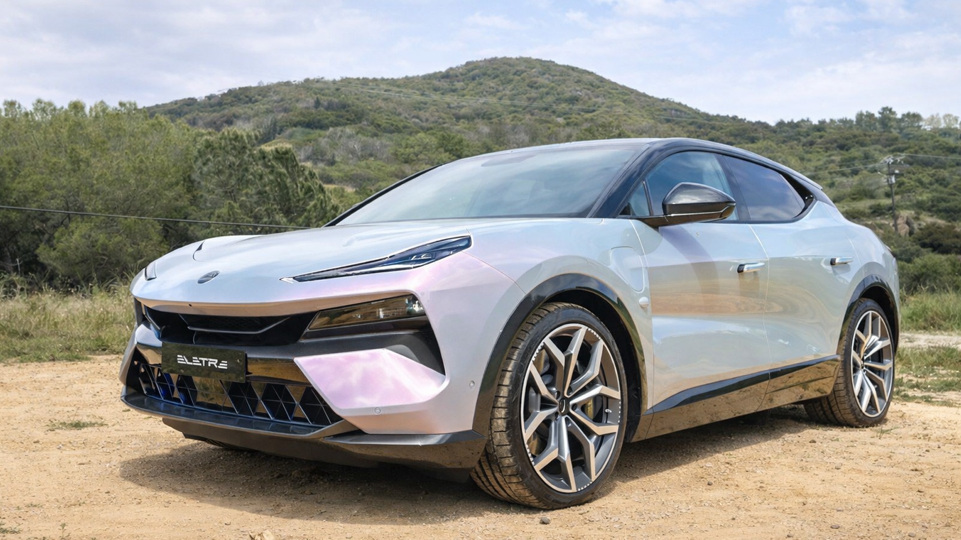5 impressive features of the Lotus Eletre R
