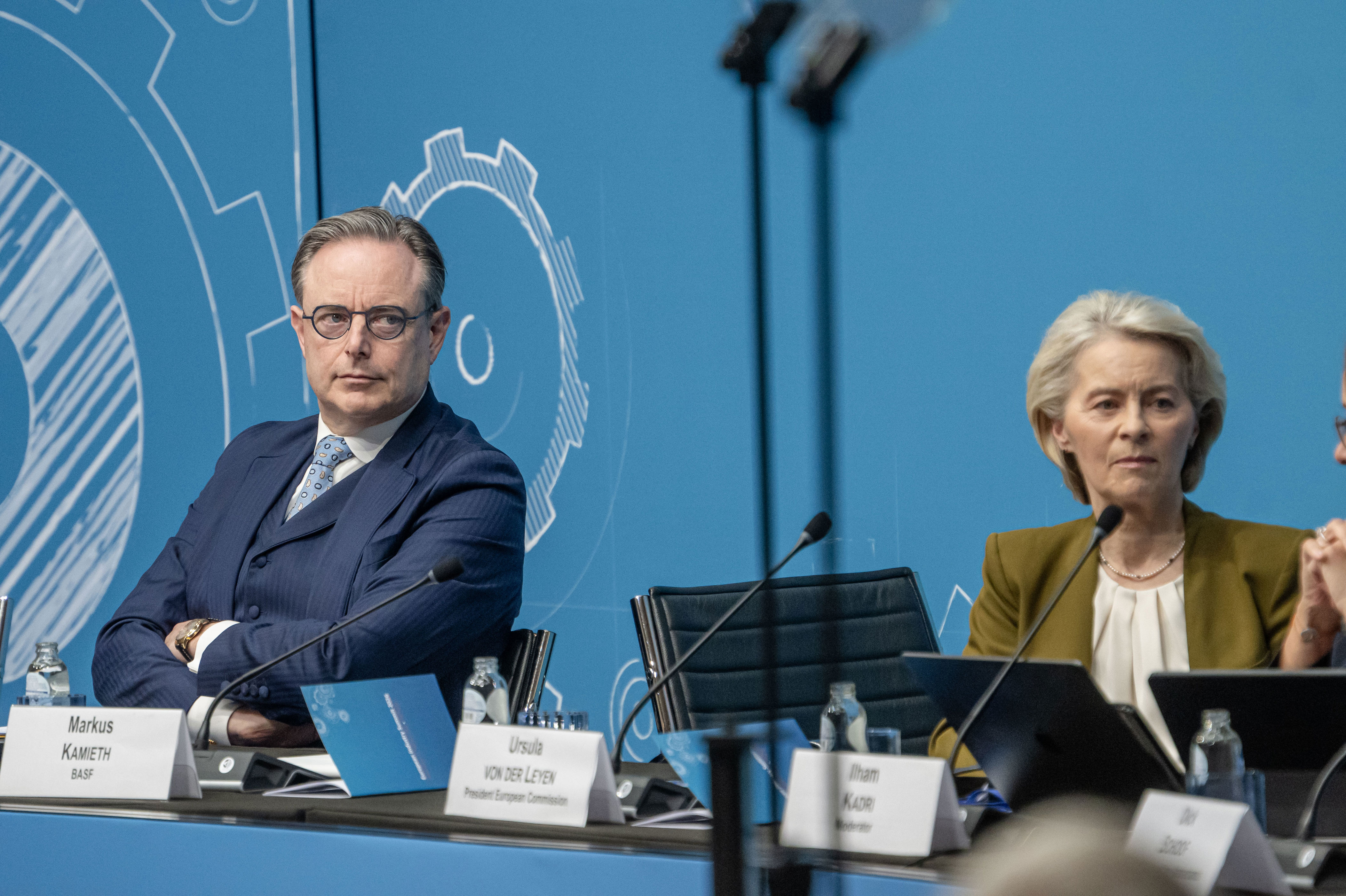 European Industry Summit - A Anvers, Bart De Wever dépeint une ...
