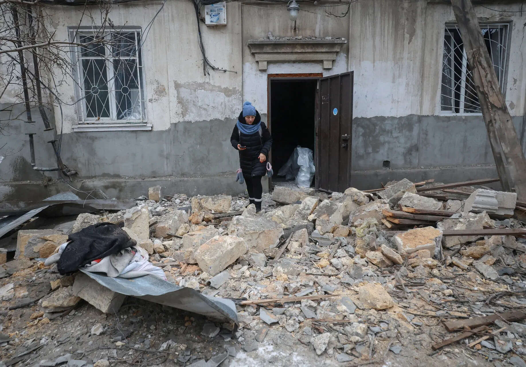 Russian drone attack kills a father and 3 children in Ukraine while ...