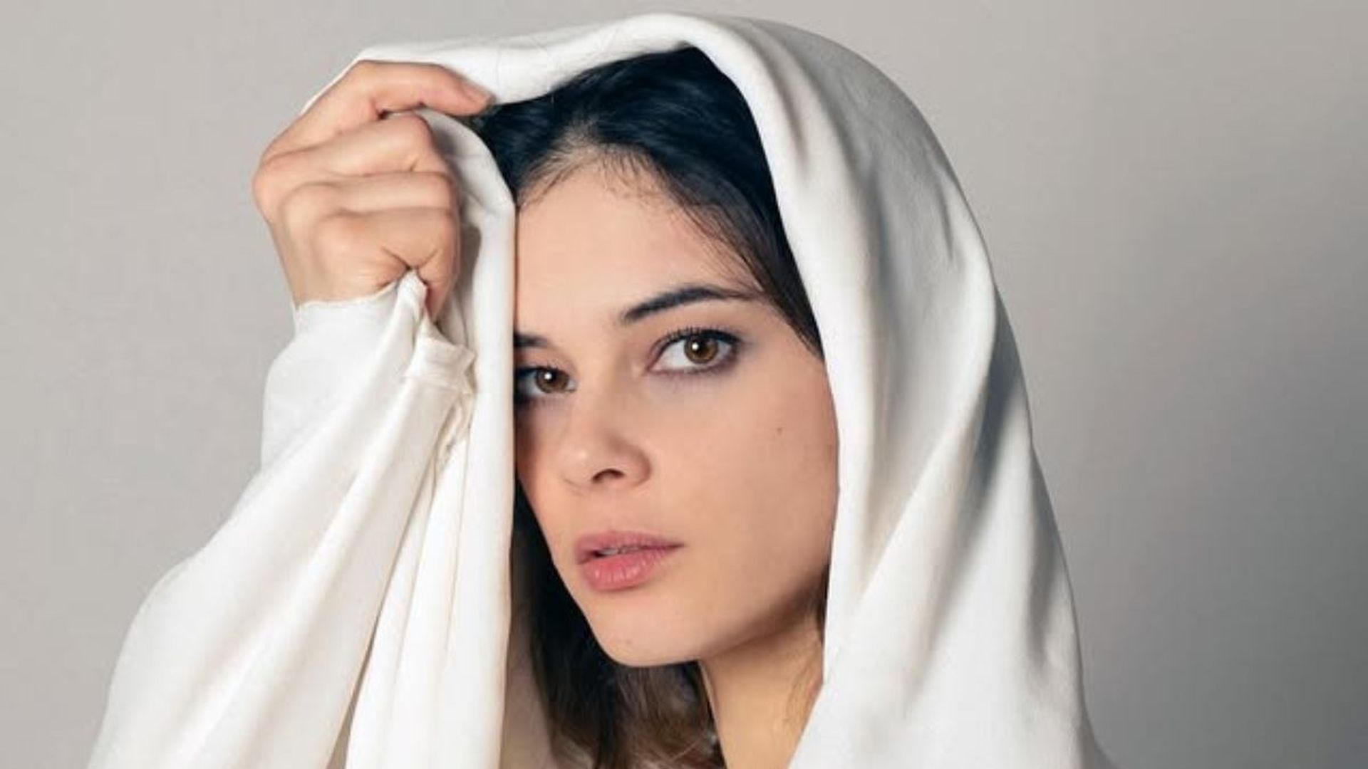 Neva Leoni, chi è l’attrice: età, dove vive, marito famoso, studi ...