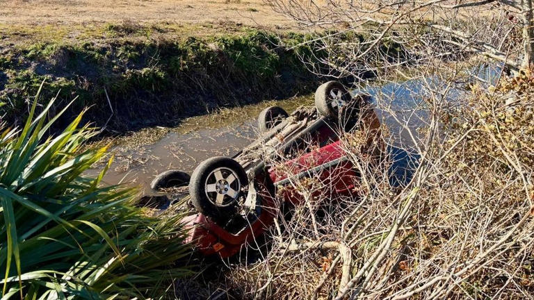 Good Samaritan recounts moments he rescued mother and 3 children from ...