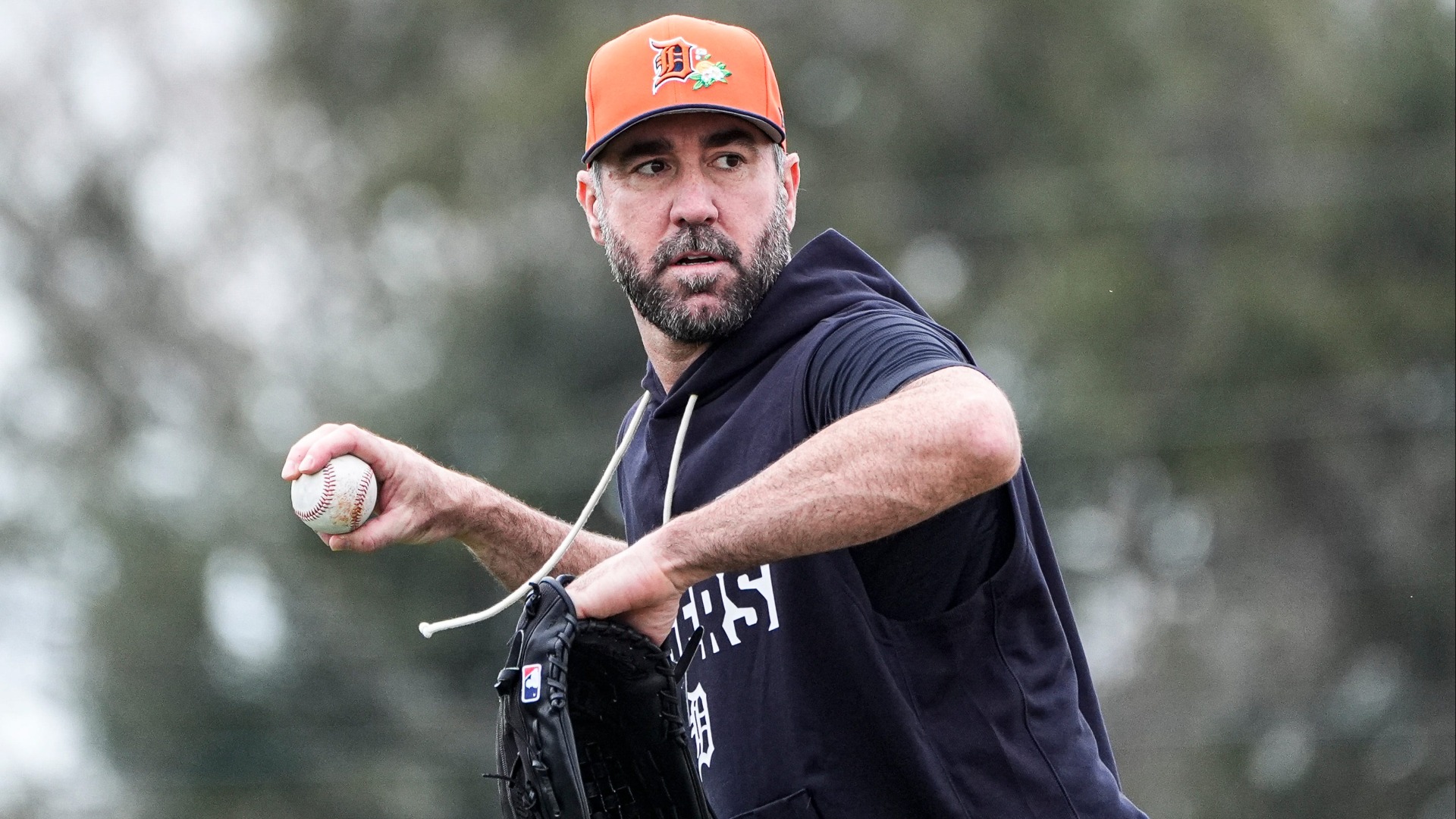 MLB spring training update: Pitchers & catchers report