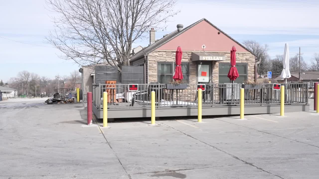 Fire forces beloved Bellevue restaurant Stella's Bar and Grill to close ...