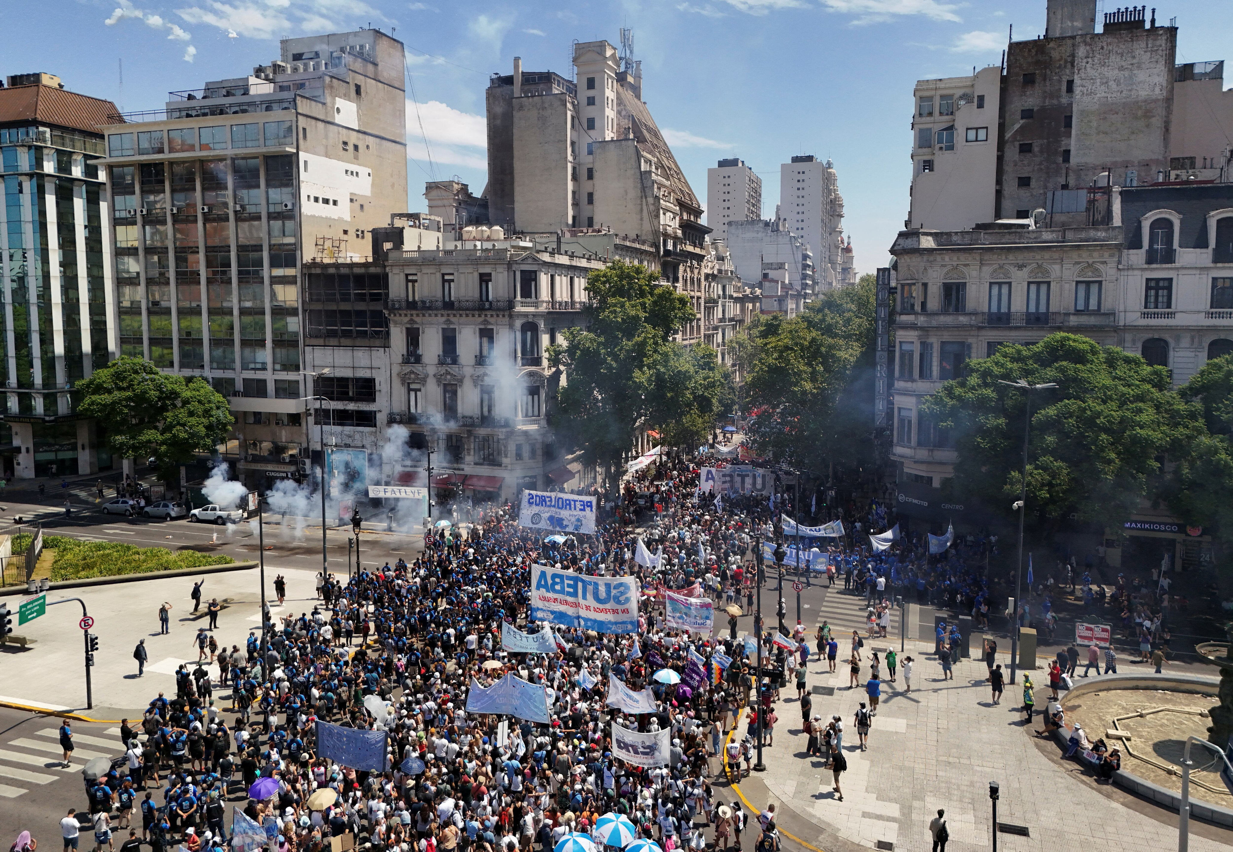 Los sindicatos argentinos protestan en las calles contra el proyecto de ...