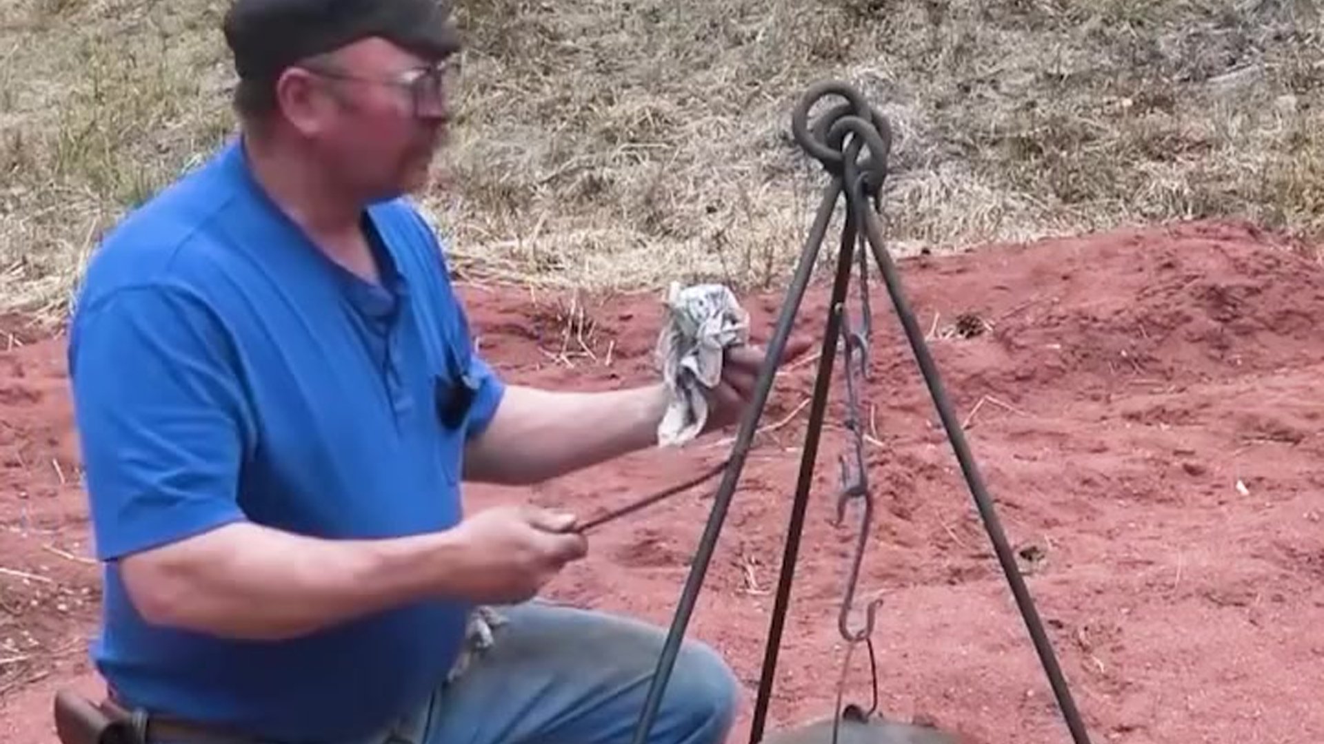 Basic blacksmithing: Campfire tripod