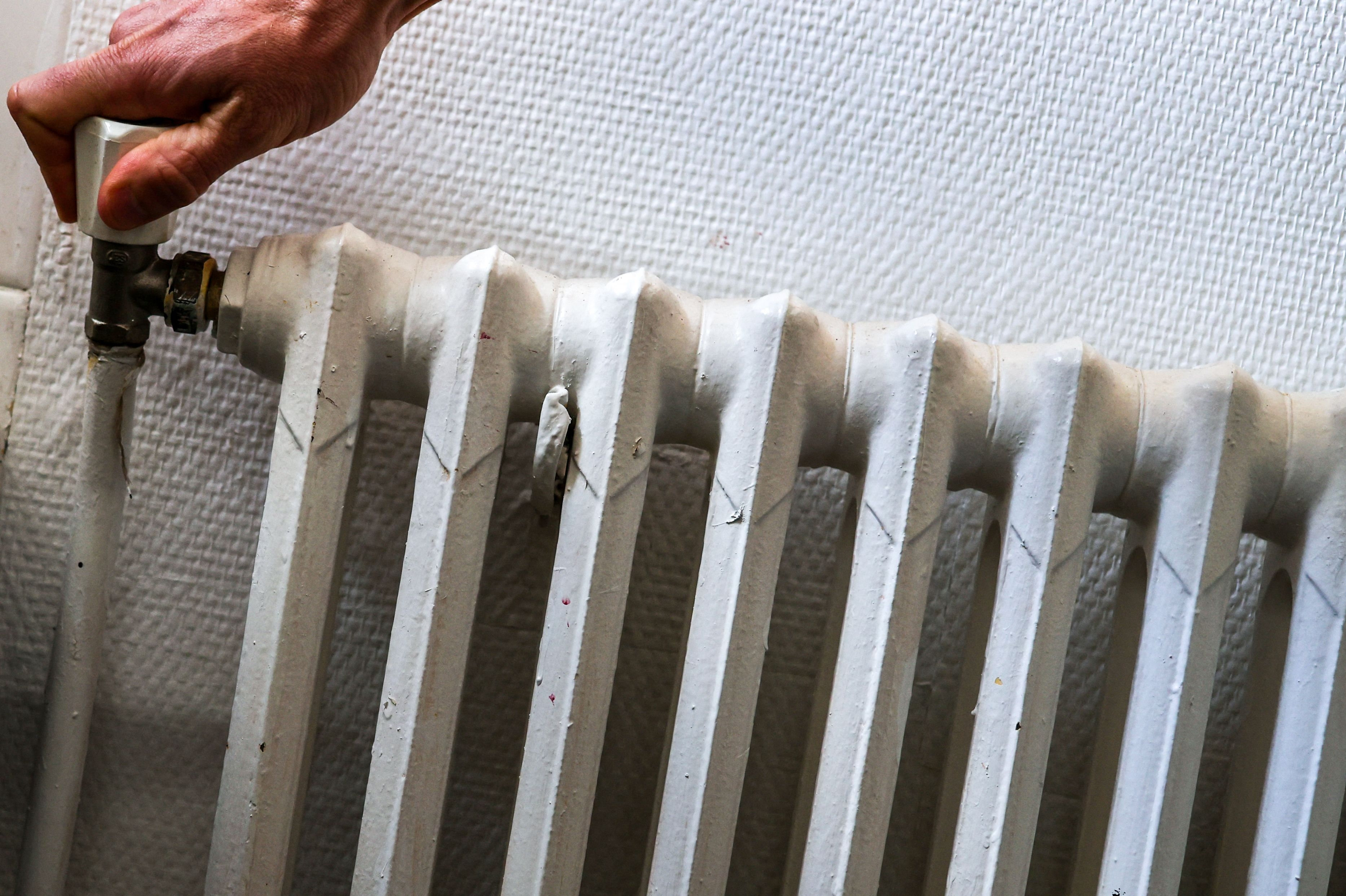 Tusindvis af husstande har kolde radiatorer i Trekantområdet
