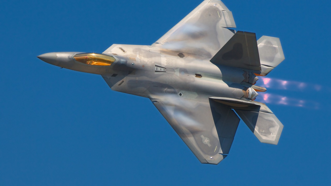 Why the Air Force can't just crank out more F-22 Raptors