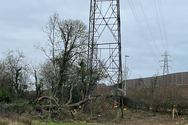 M4 closures cause long delays as pylon undergoes repairs