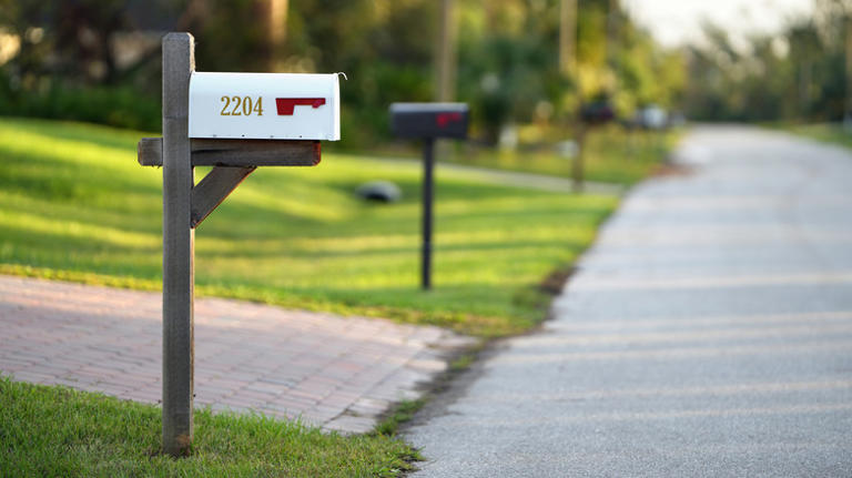 Reuse fence pickets to give your mailbox a makeover with this clever DIY