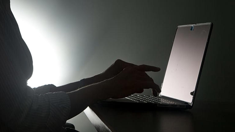 Hacker cinesi rubano dati di cinquemila agenti Digos in attacco ...