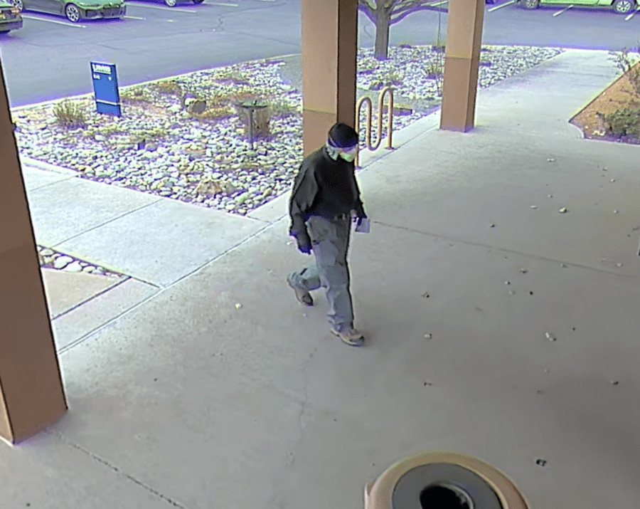 Santa Fe police ask public for help identifying bank robbery suspect