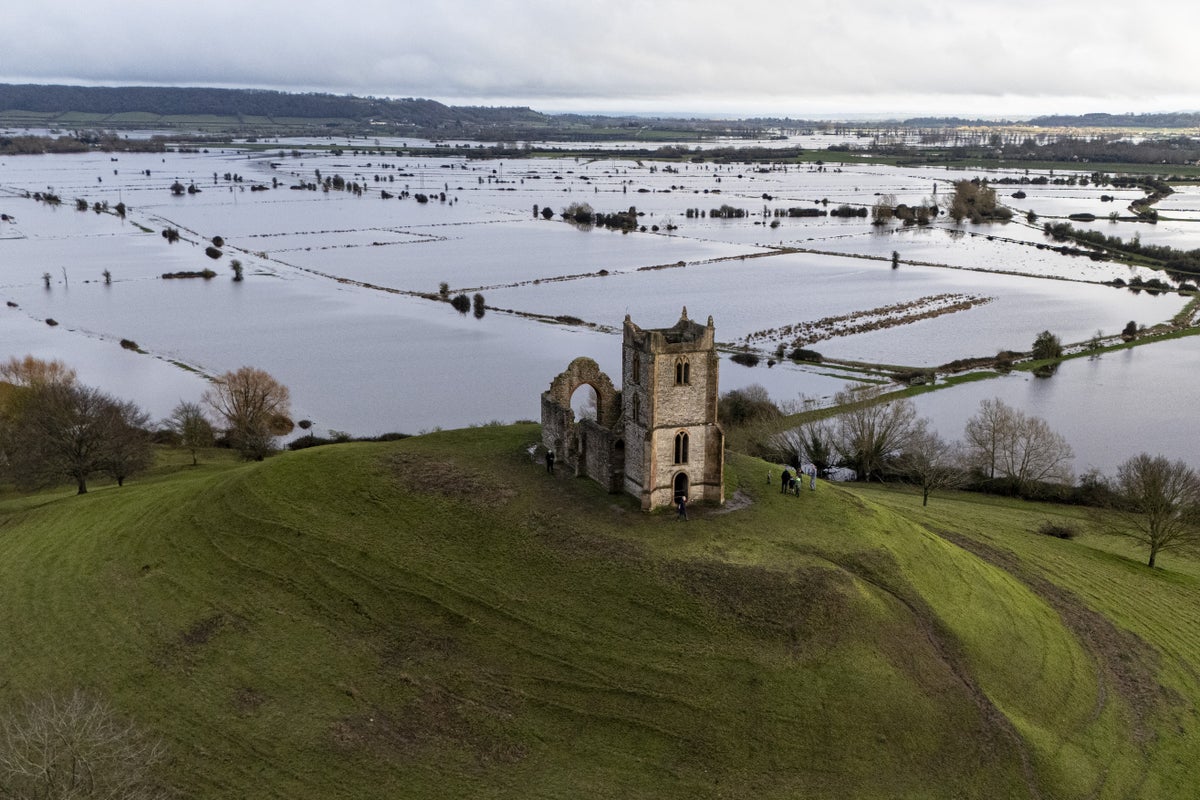Unsettled weather set to continue for another month, forecasters warn