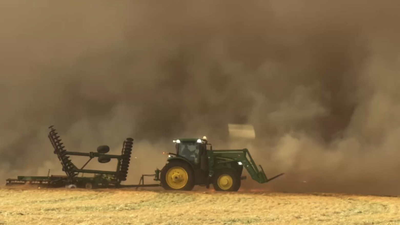 Wildfire stretching across Oklahoma and Kansas grows into a megafire<br>