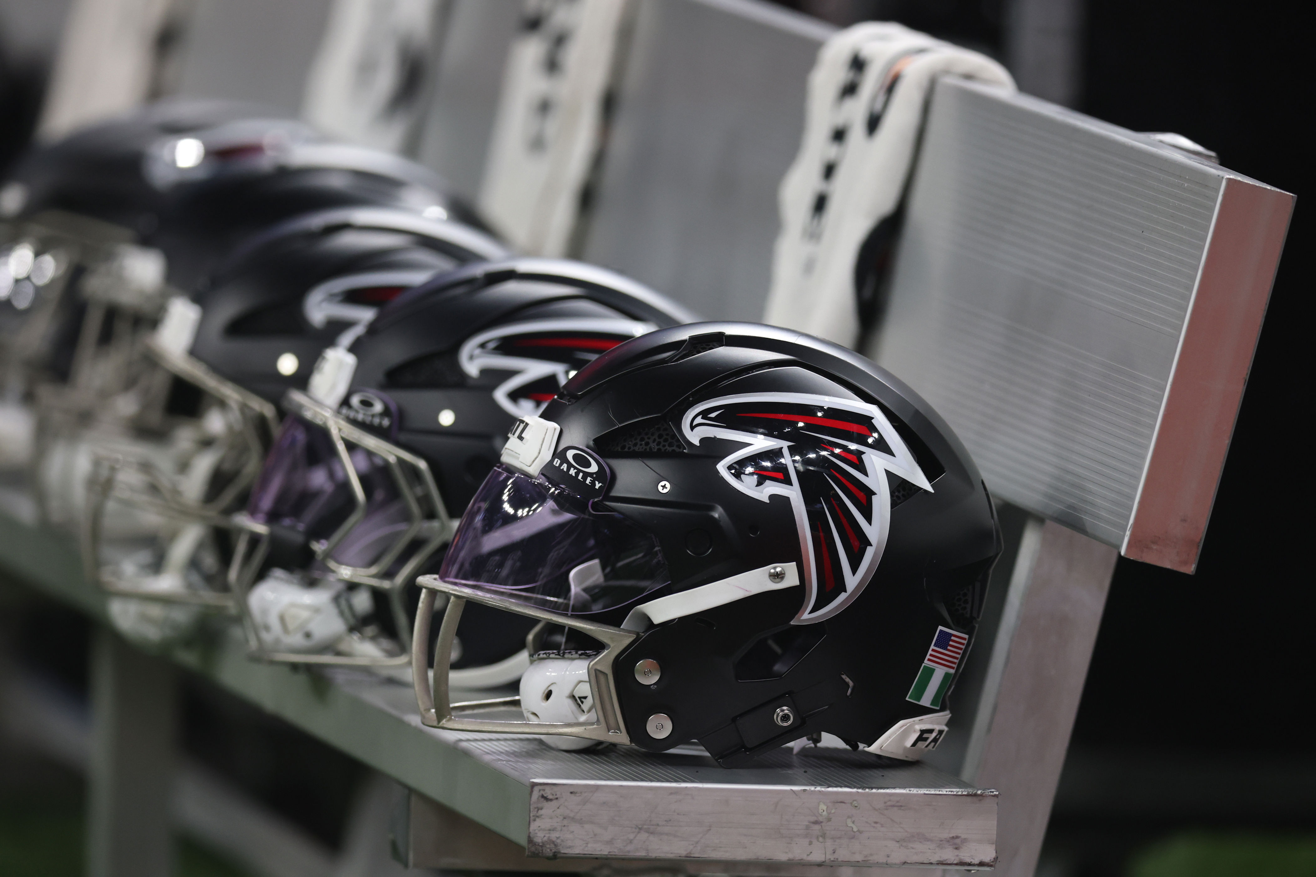 Falcons lose DBs coach and assistant head coach Jerry Gray to 49ers