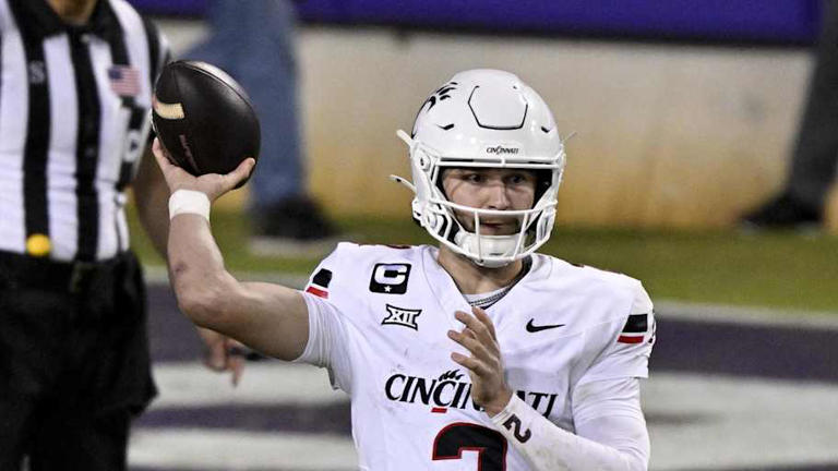 All-conference QB named top transfer addition for College Football ...