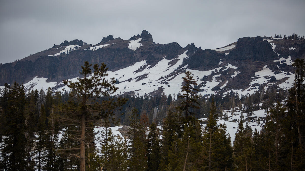 6 rescued in ongoing avalanche search efforts in US
