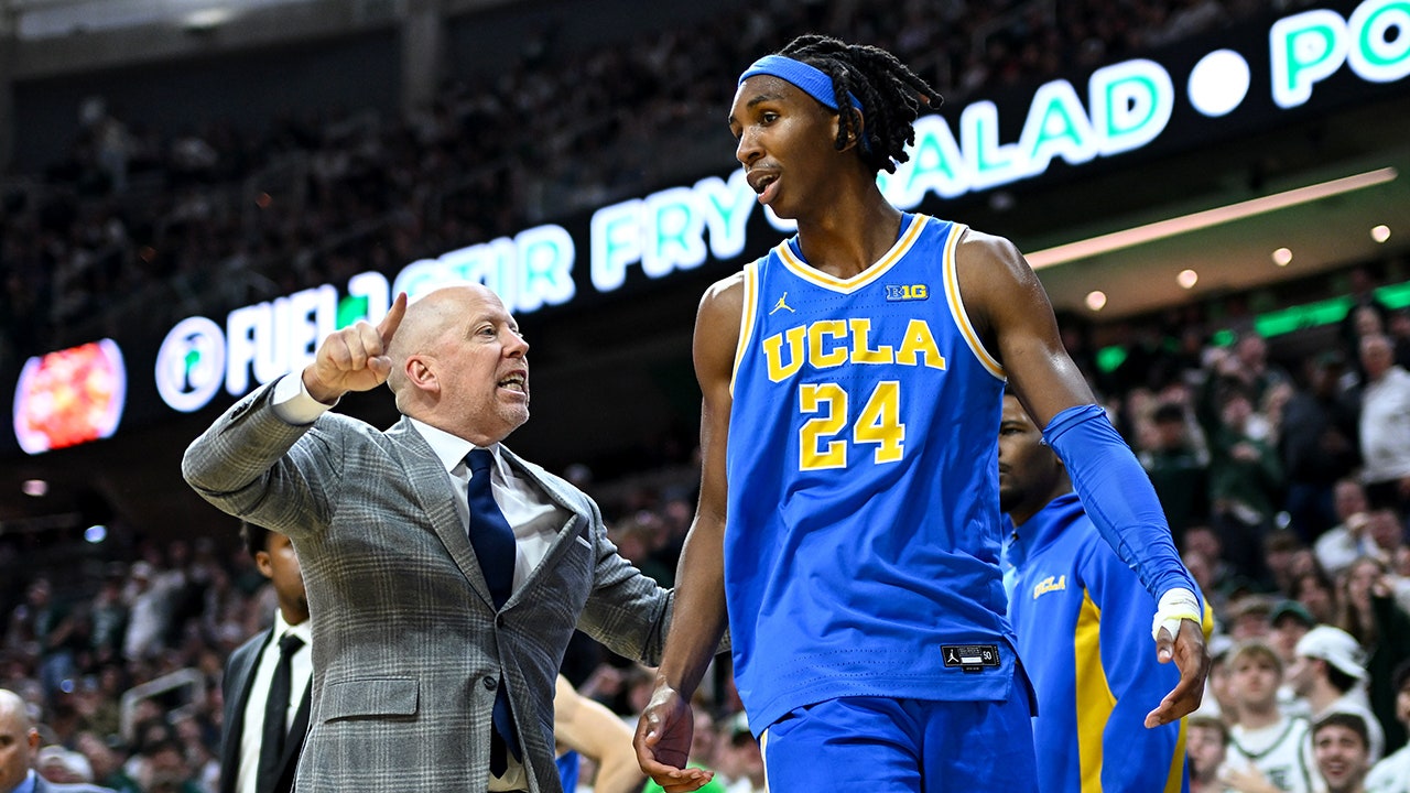 UCLA coach ejects own player mid-game after hard foul against Michigan State<br>