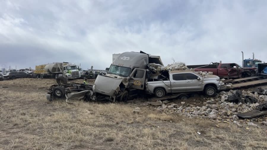 4 dead in 30-vehicle pileup in Colorado as powerful winds slam Plains ...