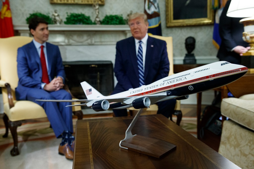 Air Force One update as plane's colors are revealed