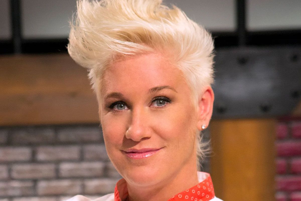 Chef Anne Burrell left 'suicidal note' dated morning of her death ...