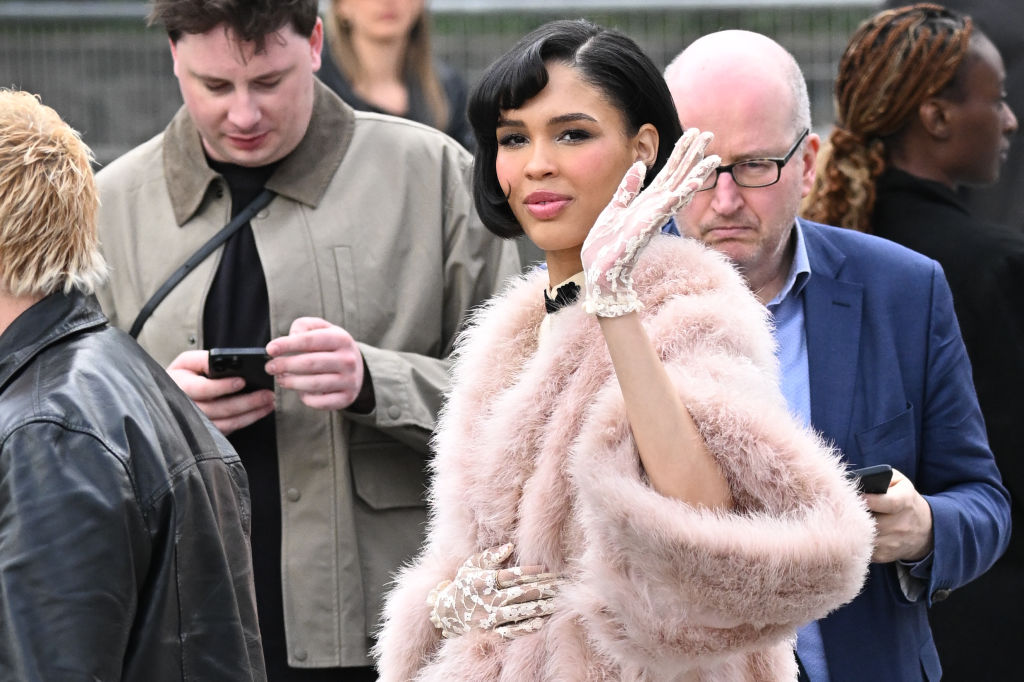 TikTok Trad Wife Nara Smith’s Goes Viral Again — This Time For Issues