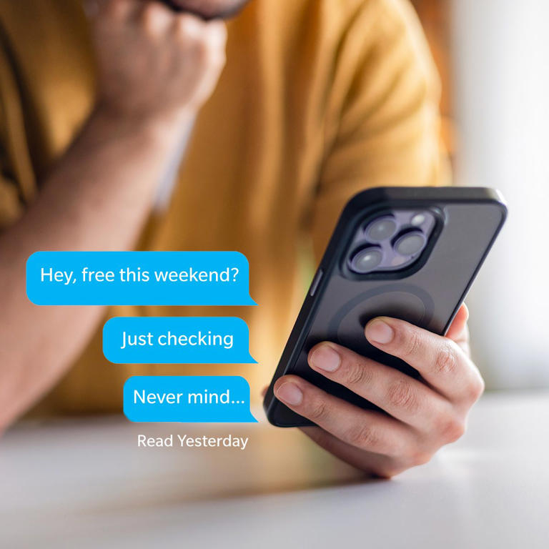 Is it really rude to leave someone on read?