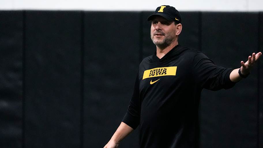 Three-star offensive tackle places Iowa in top 6
