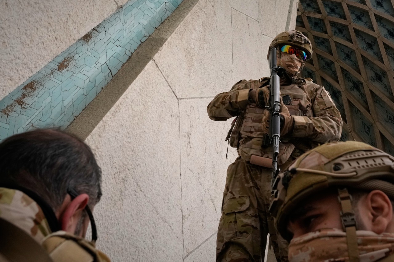 As Iran negotiates, it is preparing for war with the US<br><br>