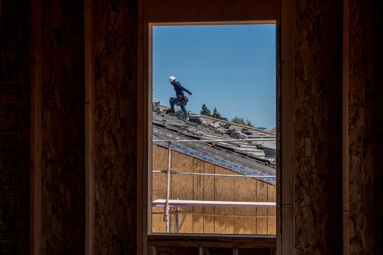 Housing demand is picking up, Toll Brothers says. But the builder isn’t ...