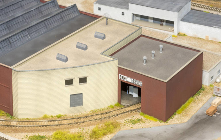 How to model a tar and gravel roof