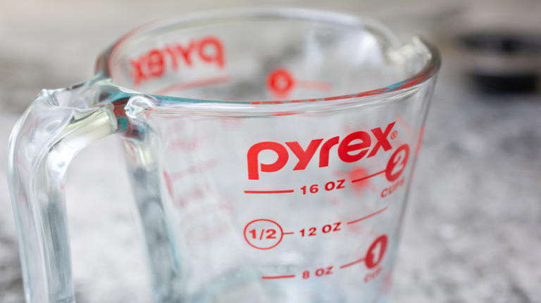 Pyrex vs Anchor Hocking: How the glass cookware actually compares