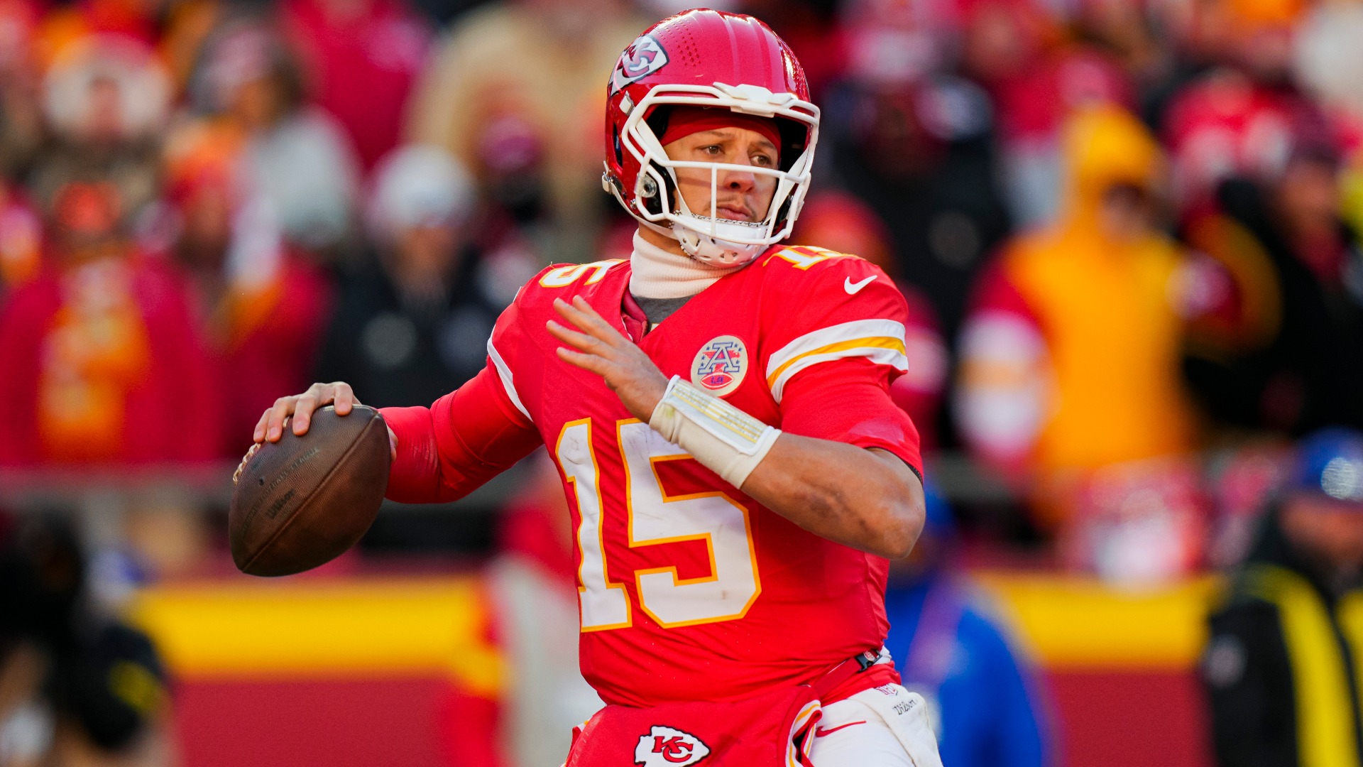 Patrick Mahomes restructures contract, boosts Chiefs cap