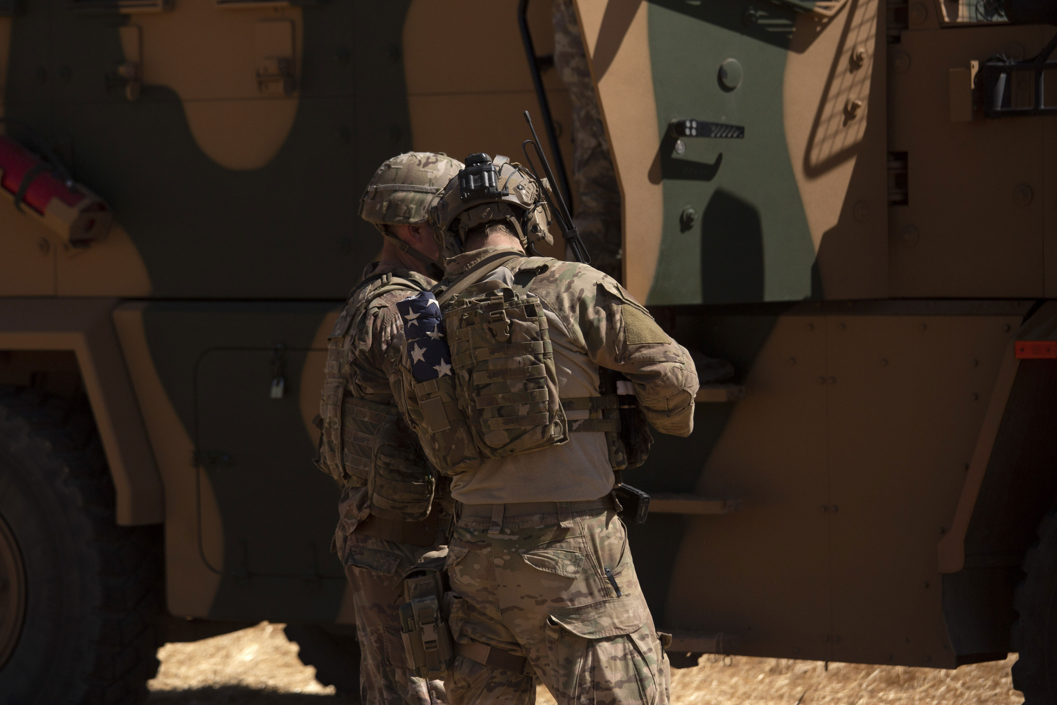 US pulling all remaining troops from Syria, official says